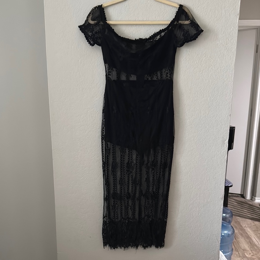 Charlotte Russe Black Off-the-Shoulder Sheath Midi Dress